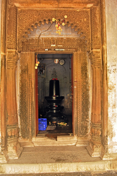 Shib in Temple